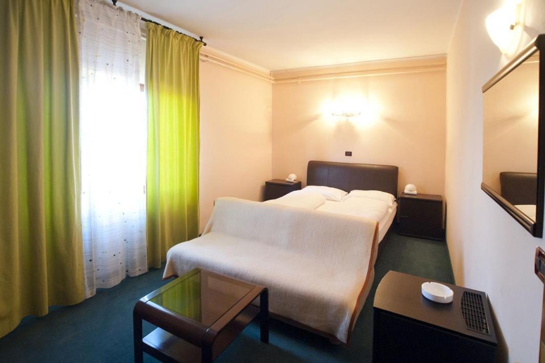 Hotel Zephyr - Plovanija Buje Værelse billede